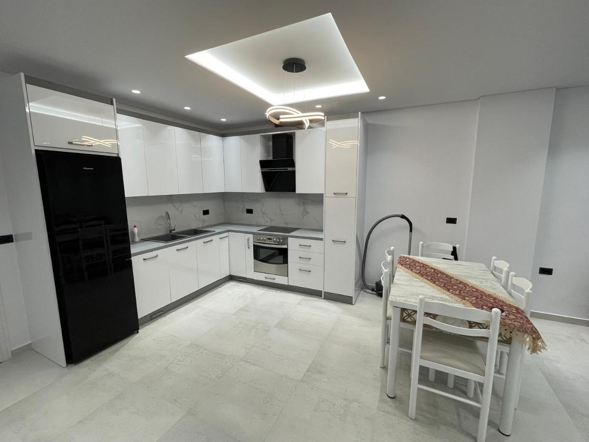 Alpha Lux Apartment Sarande Luaran gambar